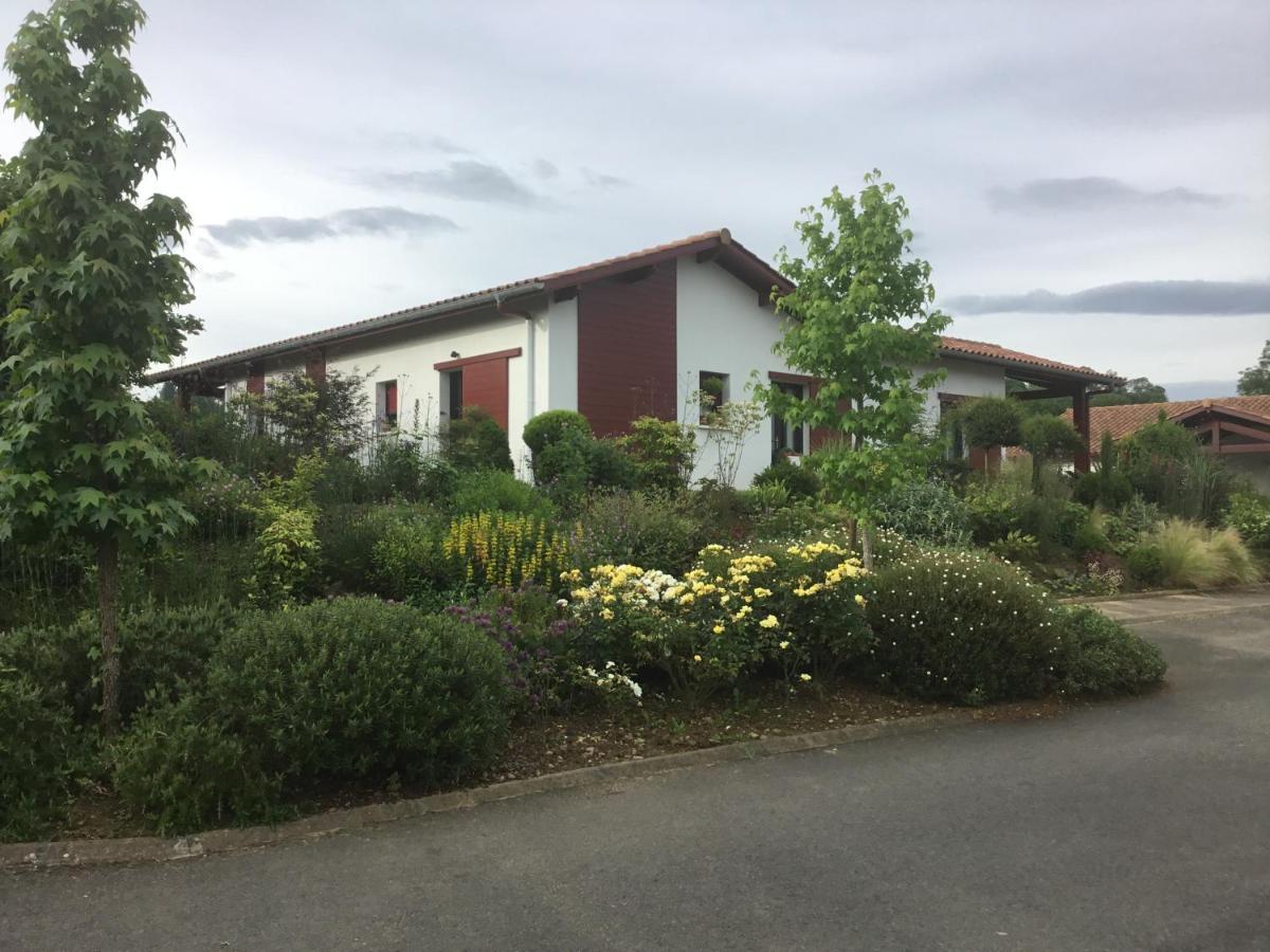 Maison Fleurie Uhart-Cize Exterior foto